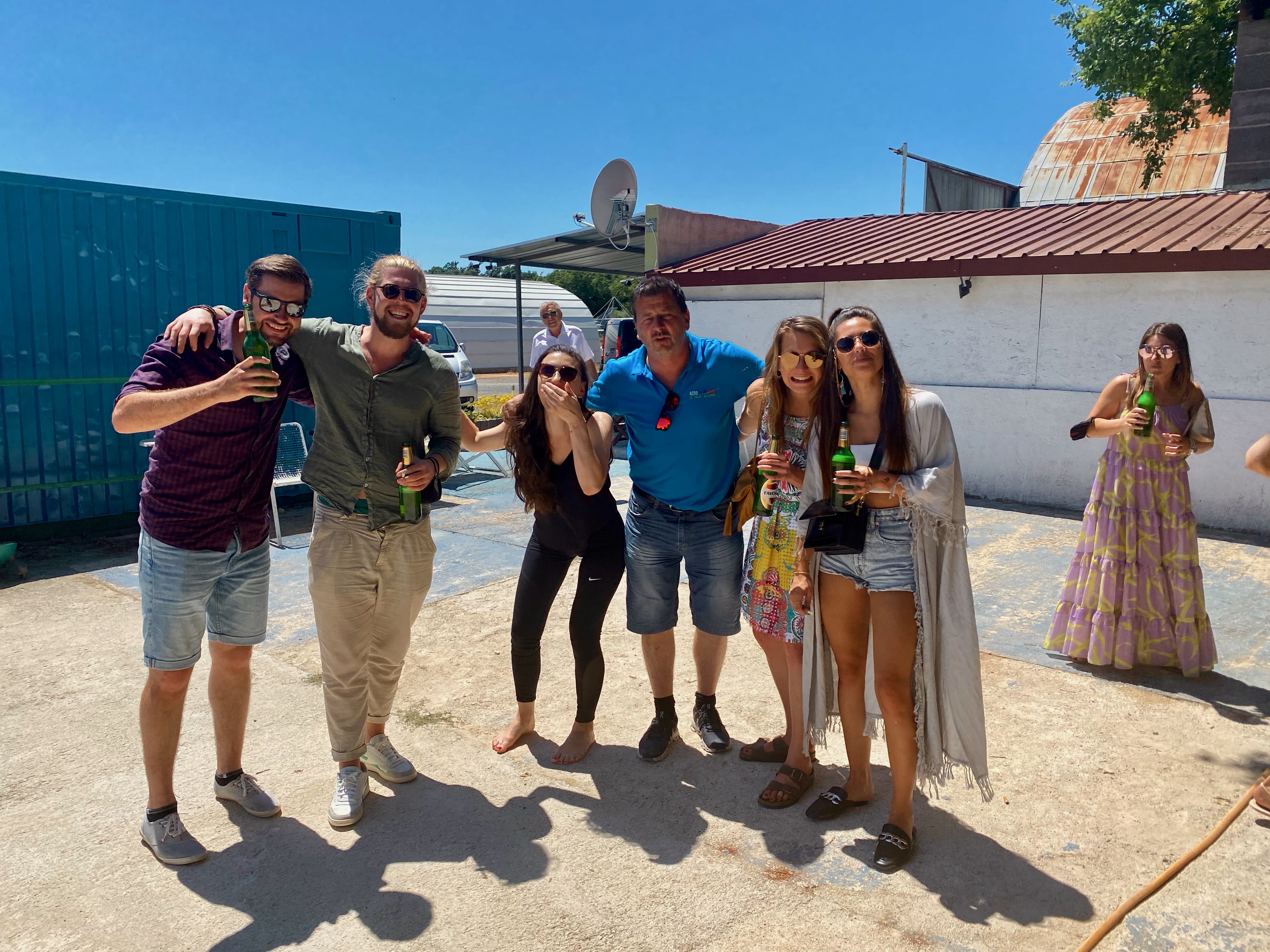 lustige Truppe aus Österreich mit PC-12 angekommen