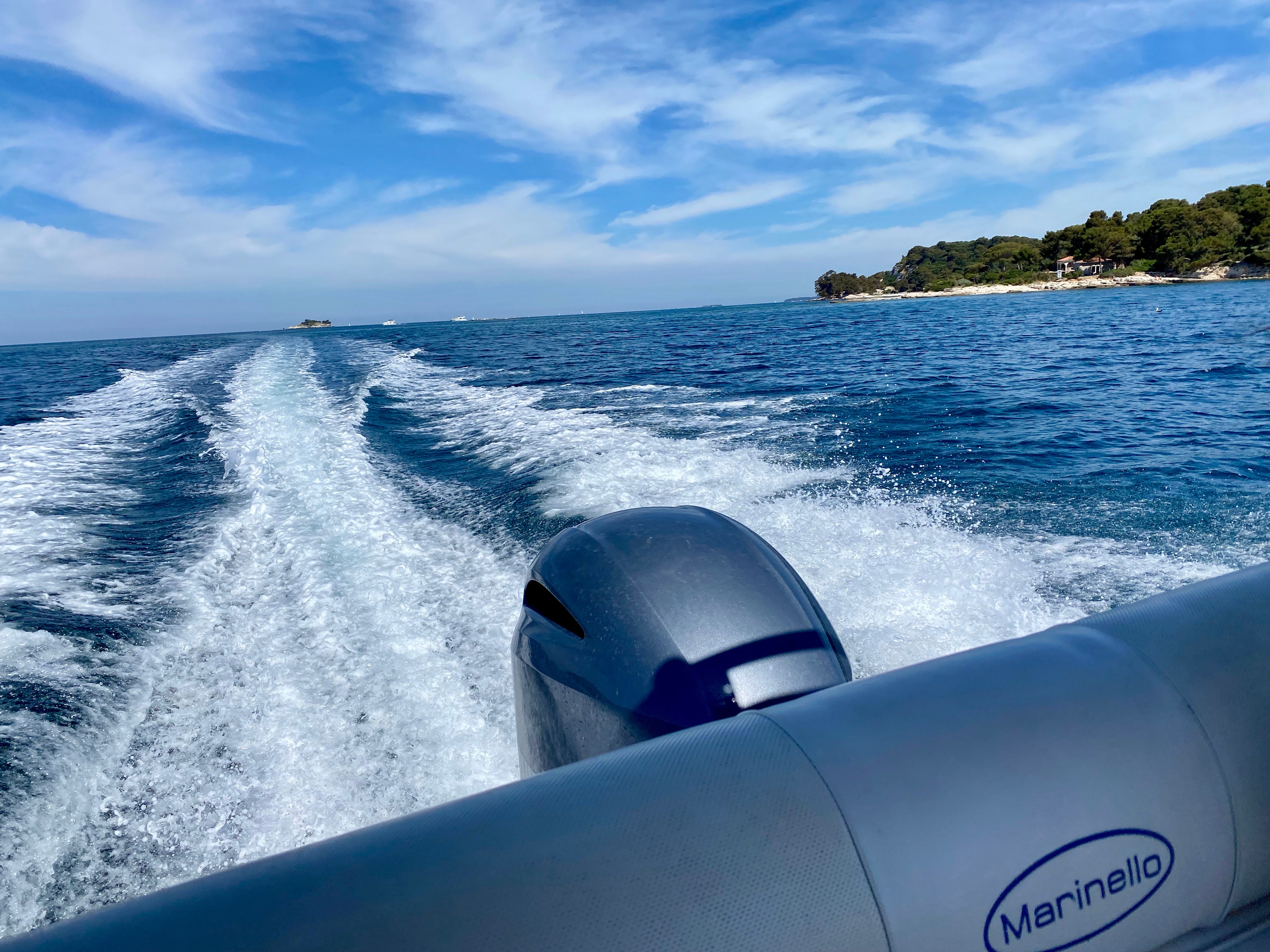 Mit Motorboot unterwegs nach Pula